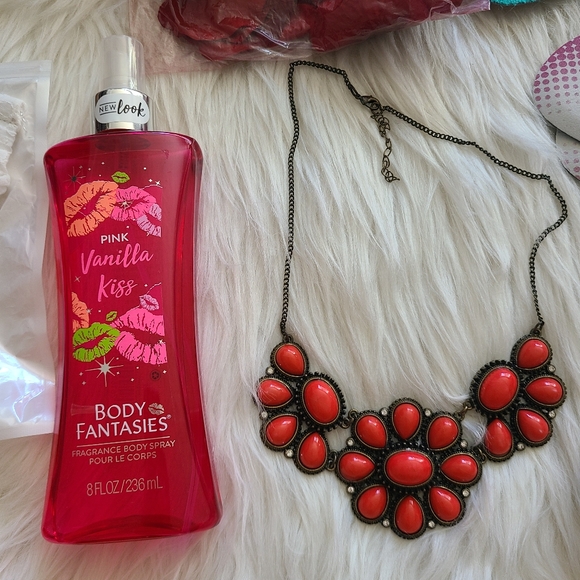 Random Items - Picture 4 of 7